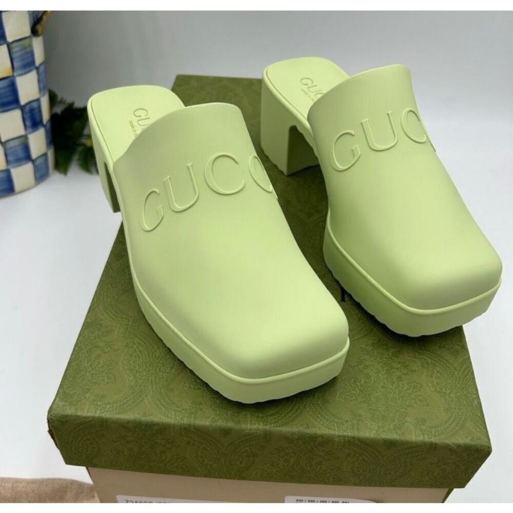 Women’s Gucci, clog, rubber sandals, size 35 made in Italy